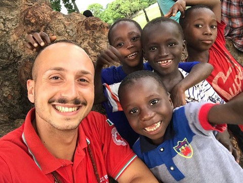 Gambia Giovane Croce Rossa La Spezia